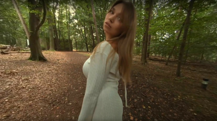Nataliia Debut: Stunning Solo in 4K VR - Image 1
