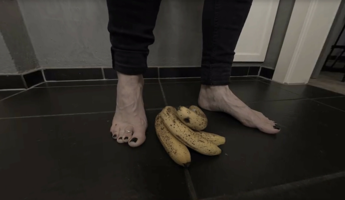 Sabdeluxe Outdoor Footdate - Intense 8K VR Tease - Image 1