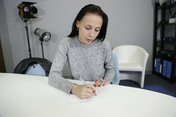 Nicole Love VR: Intense Passion in 4K - Image 2