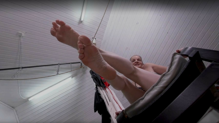 Sabdeluxe Sizzles in Hot Floor Action VR - Image 3