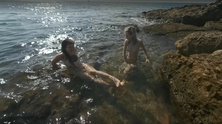 Vacation Poppy Brille Skinny Dipping In The Sea Then Eating Chilling Sunbathing Nude Beach - Image 3