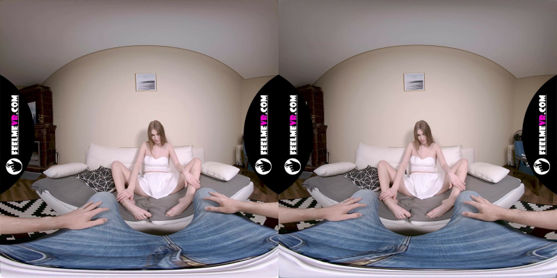 Mary Moon VR Striptease with Sexy Long Legs - Image 2