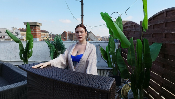 Apra Shay VR: Cheating Ginger PAWG Squirts Hard - Image 1