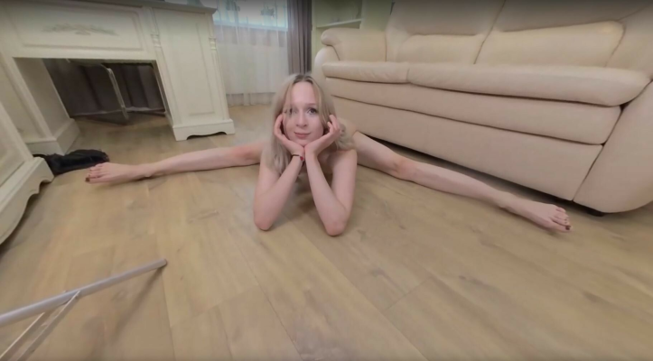 Super Flexy Girl: Stunning Solo in 4K - Image 6