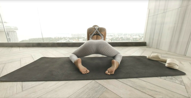 Cherry Lee in Steamy Yoga Seduction VR - Image 2