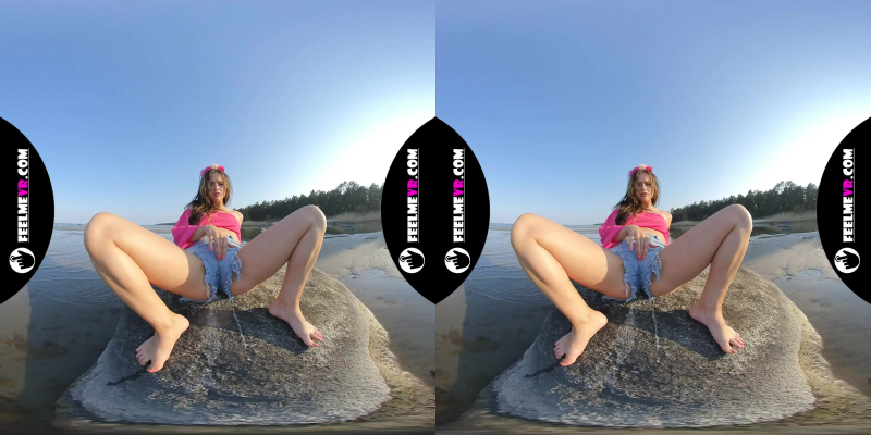 Gabby Bella Masturbates With 4Fingers On The Beach - Image 3