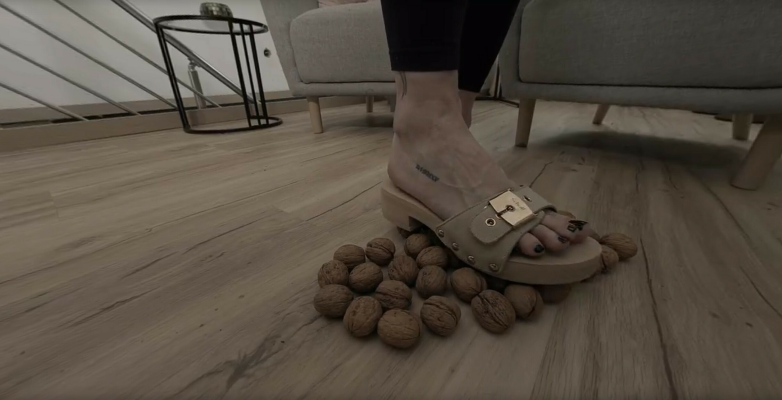 Sabdeluxe in Intense Walnut Crush VR Scene - Image 3