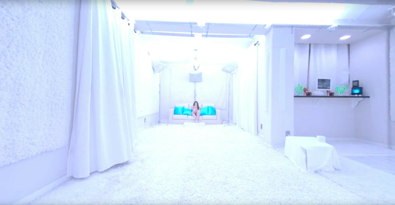 Julia James 4K VR Striptease - Intense Tease - Image 10